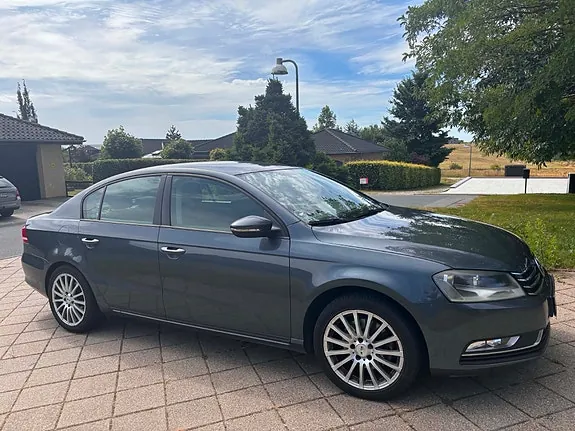 Volkswagen Passat 2011 photo 3