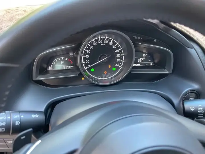 Mazda 3 2018 photo 2