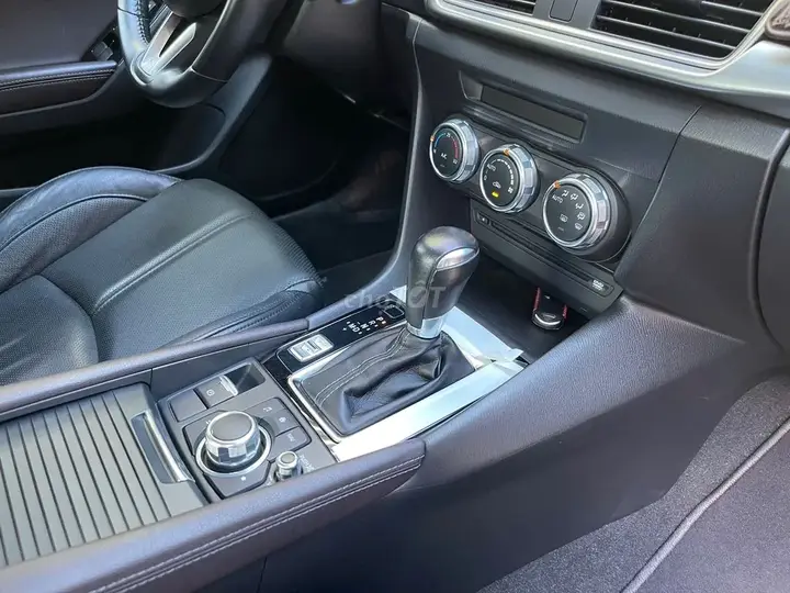 Mazda 3 2018 photo 5