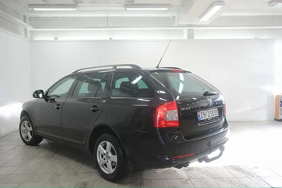 Skoda Octavia 2009 photo 2