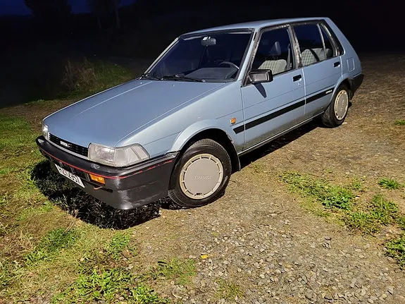 Toyota Corolla 1985 photo 2