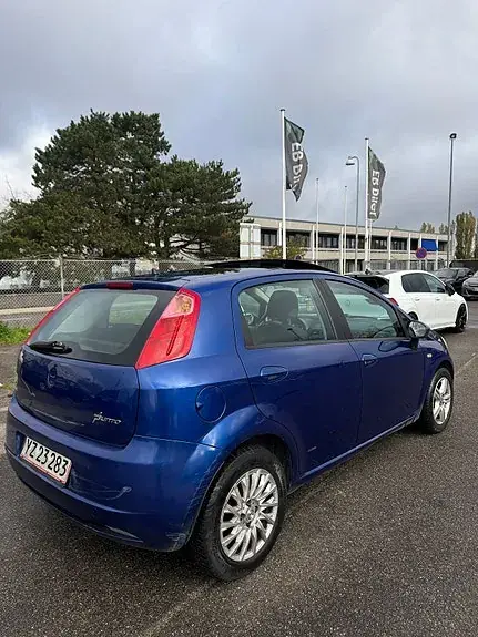 Fiat Grande Punto 2007 photo 2
