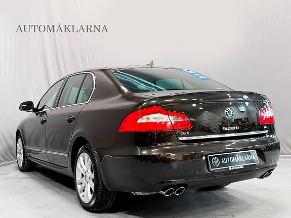 Skoda Superb 2012 photo 3