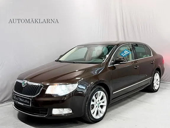 Skoda Superb 2012 photo 2