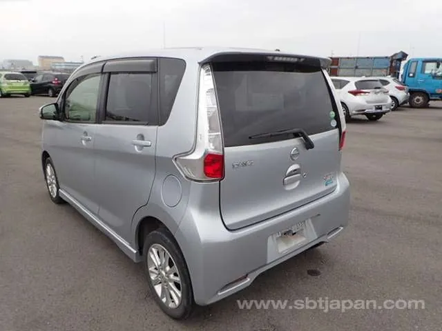 Nissan Dayz Highway Star X 2014 photo 3
