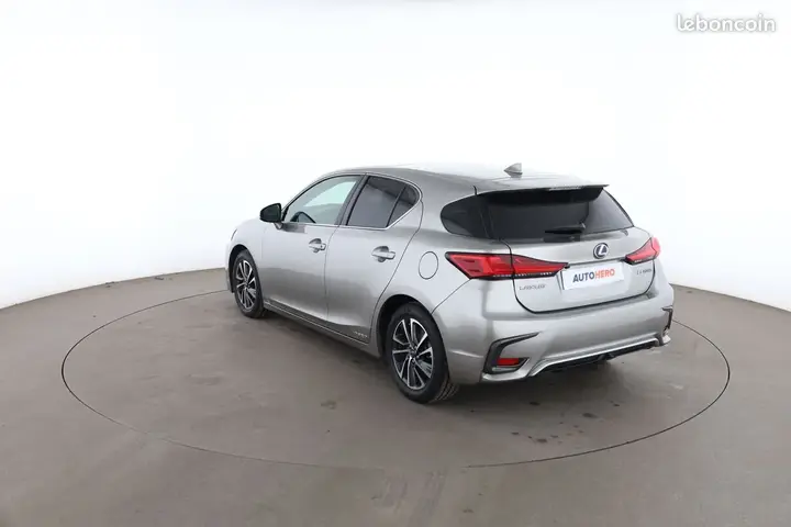 Lexus Ct 200H 2018 photo 2