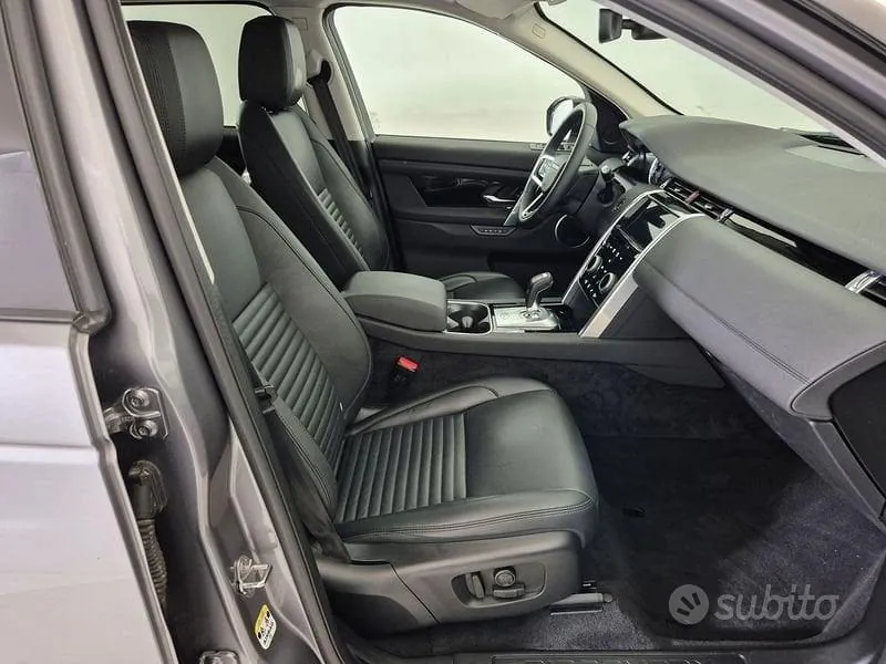 Land Rover Discovery Sport 2022 photo 3
