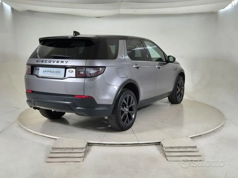 Land Rover Discovery Sport 2022 photo 2