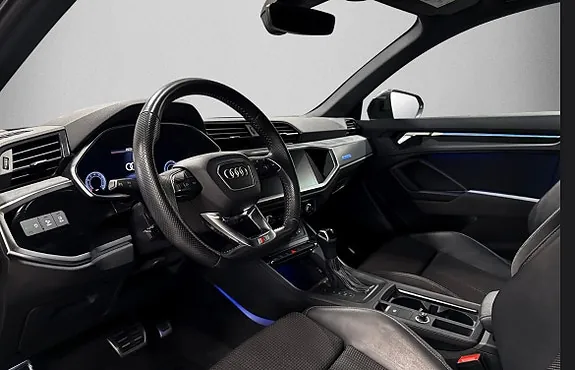 Audi Q3 2019 photo 4