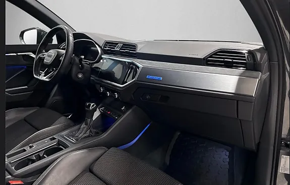 Audi Q3 2019 photo 5