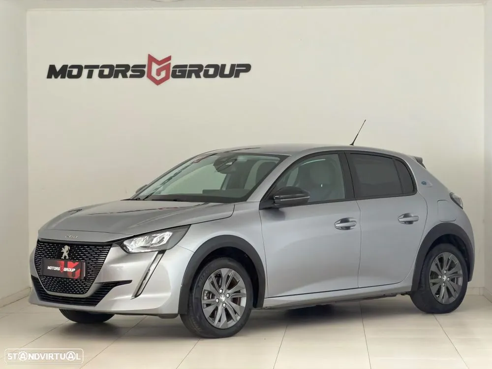 Peugeot E-208