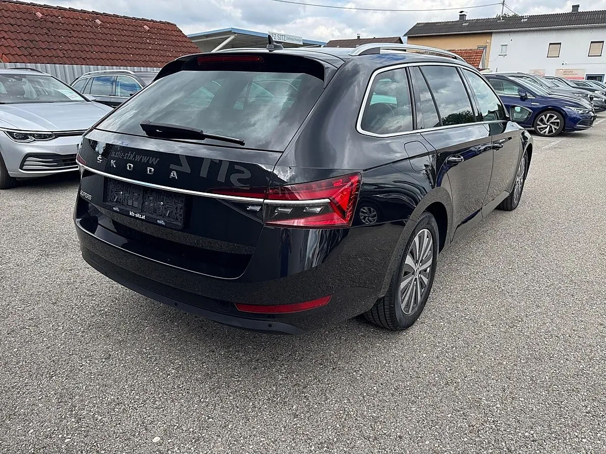 Skoda Superb 2023 photo 3