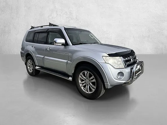 Mitsubishi Pajero 2014 photo 3
