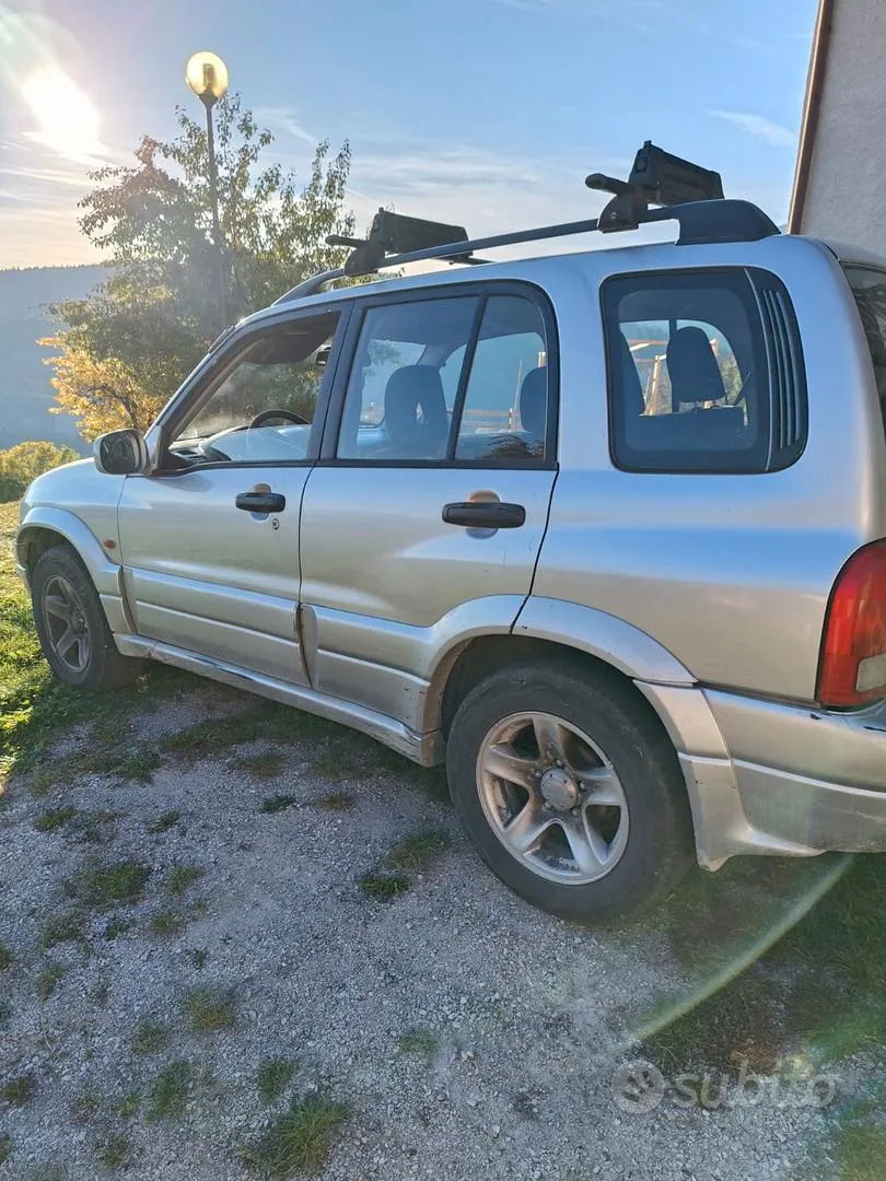 Suzuki Grand Vitara 2004 photo 3