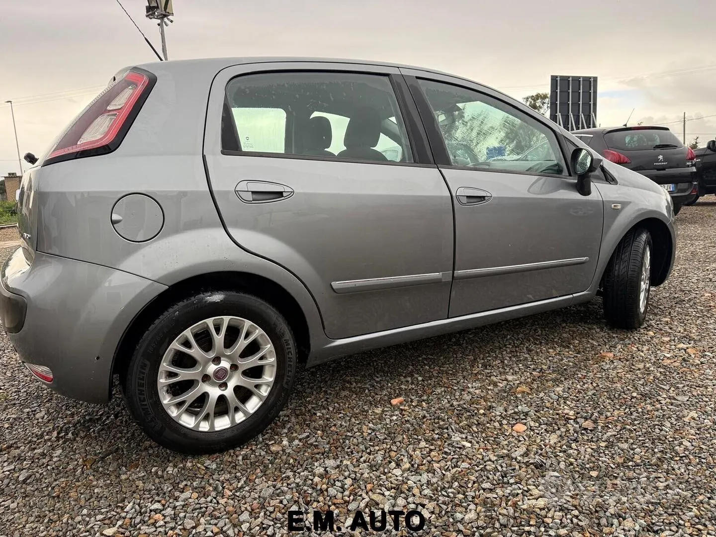Fiat Punto Evo 2012 photo 3