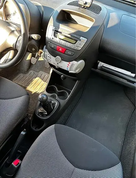 Toyota Aygo 2012 photo 2