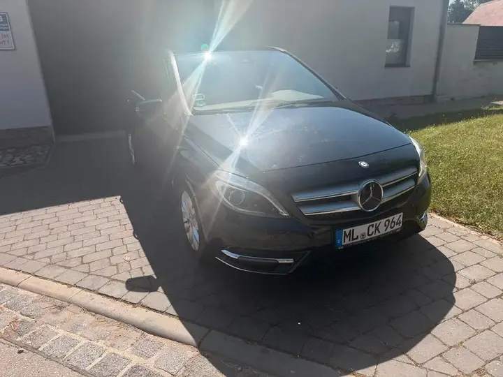 Mercedes-Benz B180