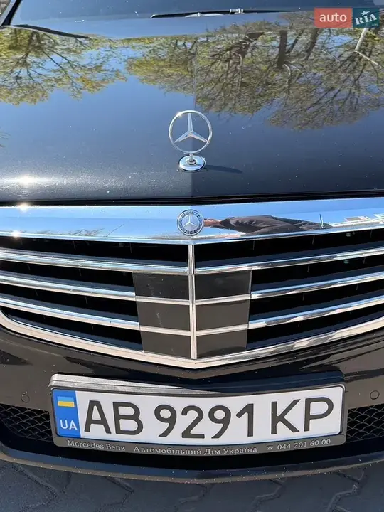 Mercedes-Benz E-Class 2012 photo 3