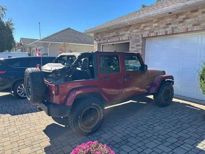 Jeep Wrangler Unlimited 2012 photo 3