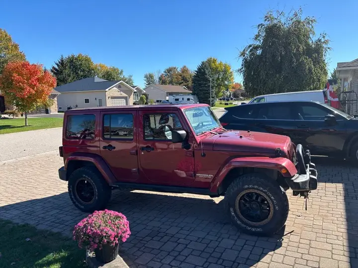 Jeep Wrangler Unlimited 2012 photo 2