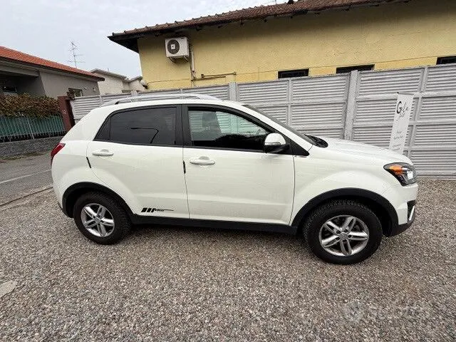 KG Mobility Korando 2015 photo 2