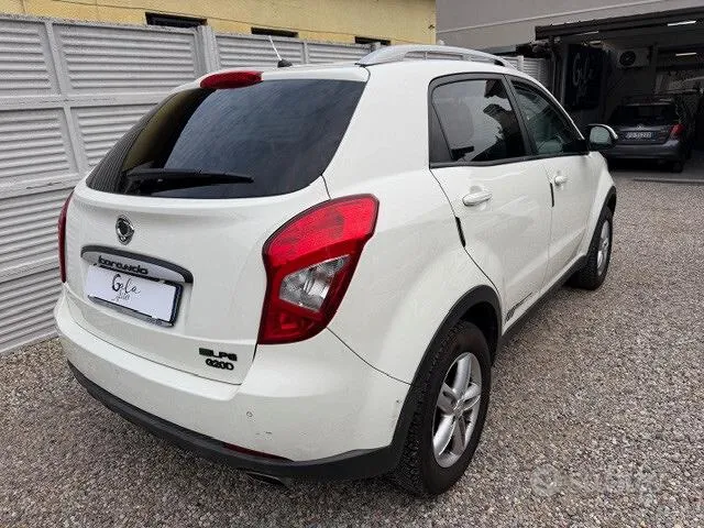 KG Mobility Korando 2015 photo 3