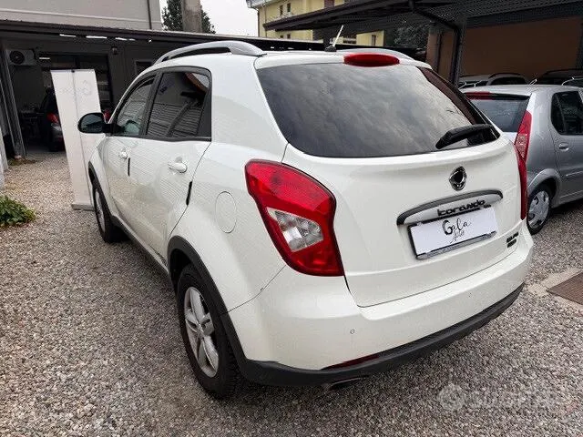 KG Mobility Korando 2015 photo 5