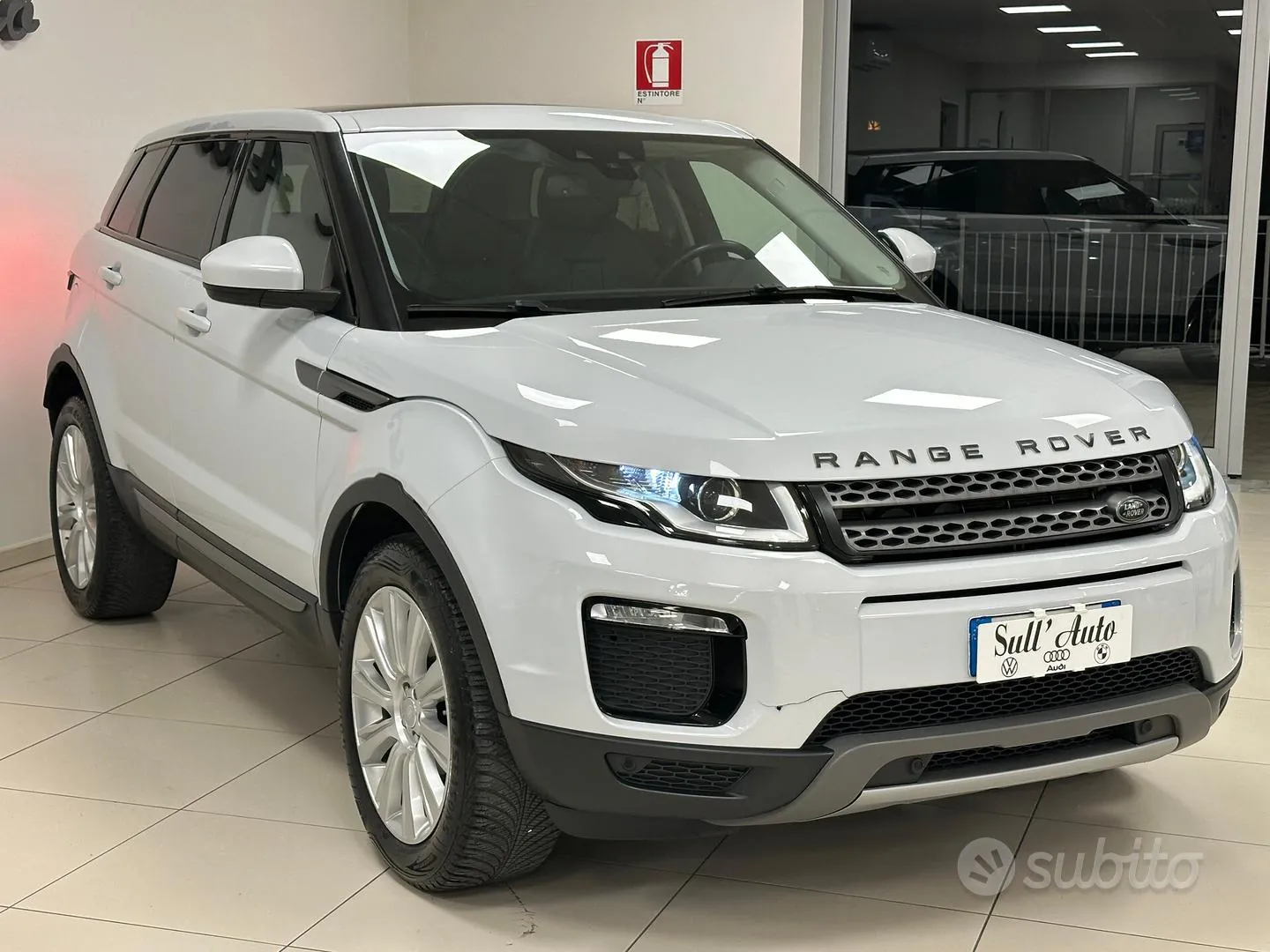 Land Rover Range Rover Evoque 2019 photo 3