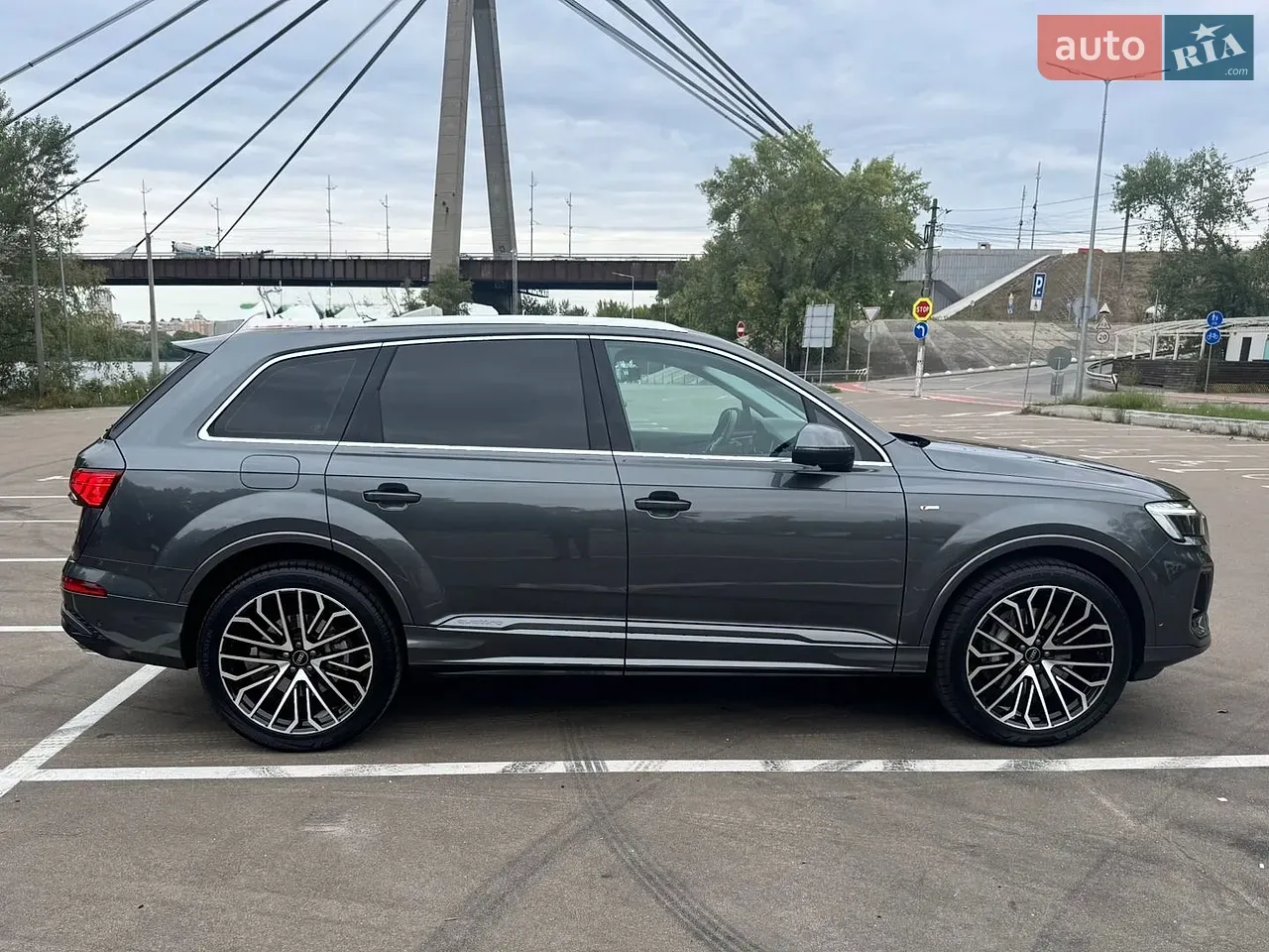 Audi Q7 2025 photo 4