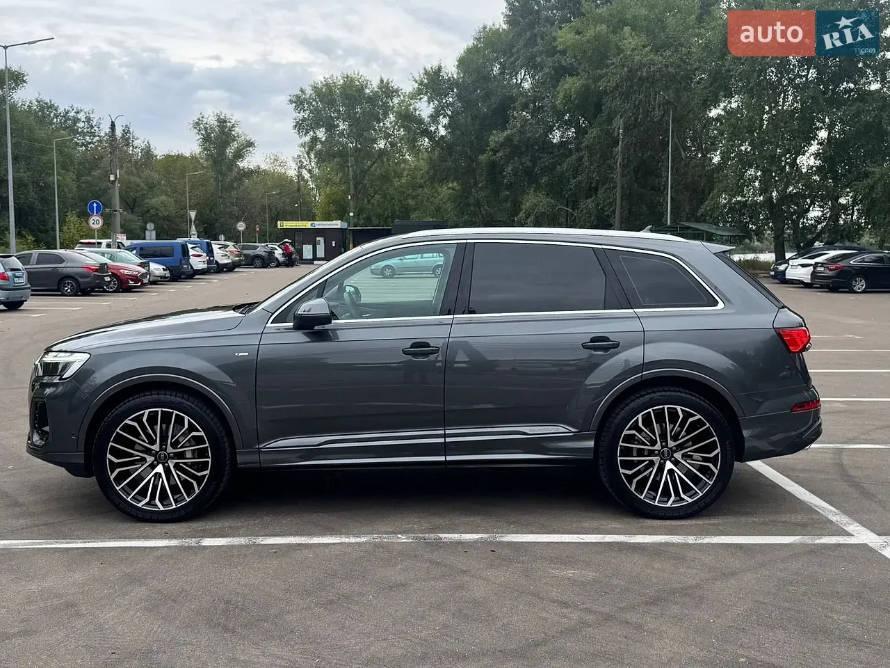 Audi Q7 2025 photo 3