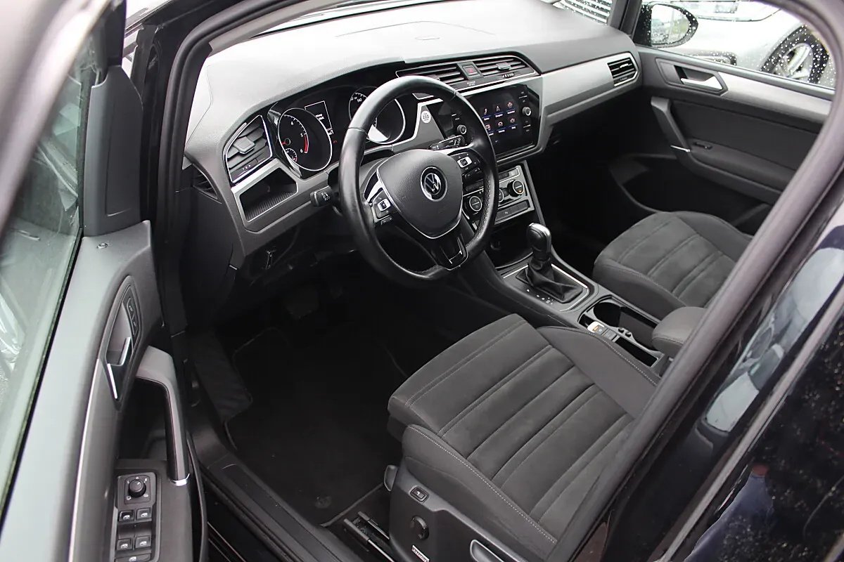 Volkswagen Touran 2020 photo 2