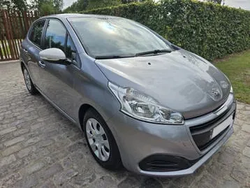 Peugeot 208 2018 photo 2