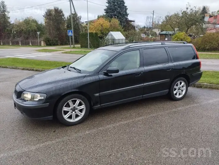 Volvo V70 2004 photo 2