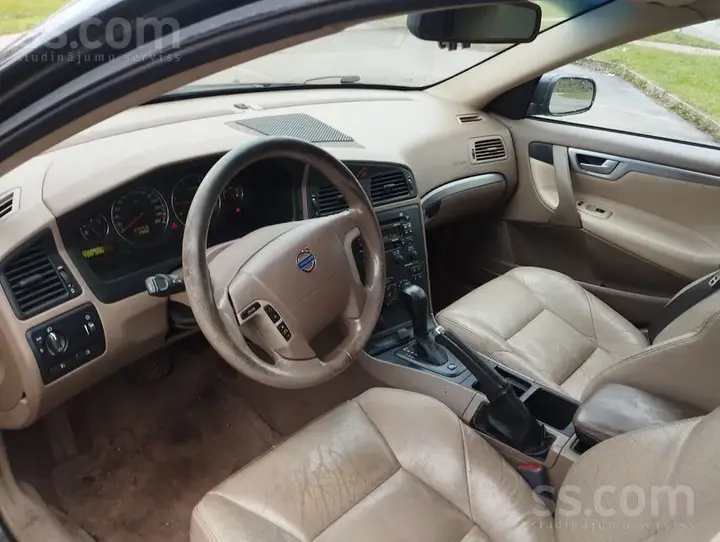 Volvo V70 2004 photo 4