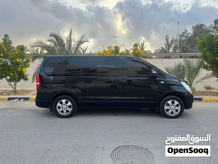 Hyundai H1 Gl Plus 2011 photo 2