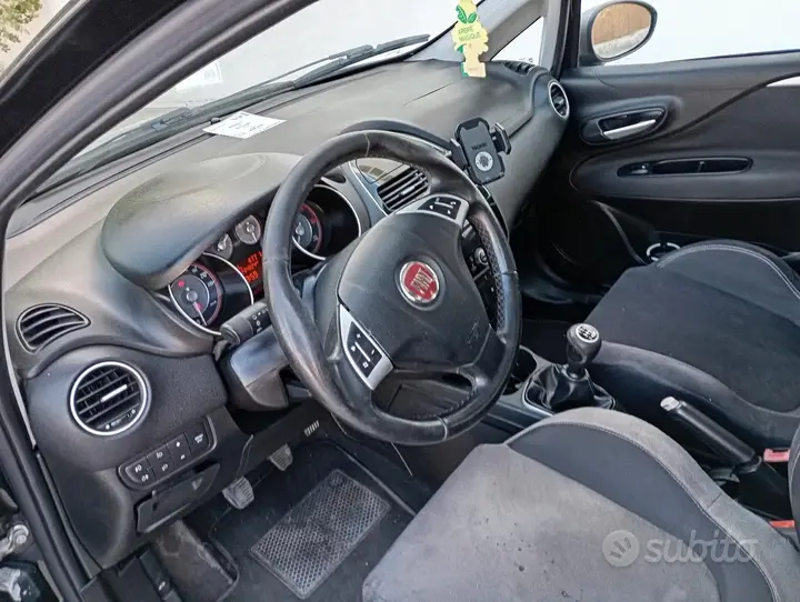 Fiat Punto 2012 photo 4