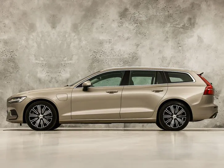 Volvo V60 2020 photo 2