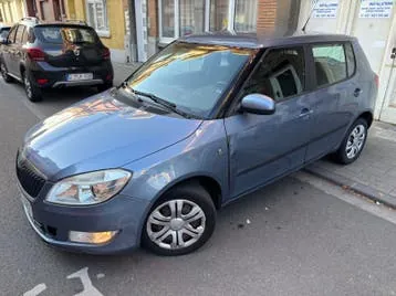 Skoda Fabia 2010 photo 2
