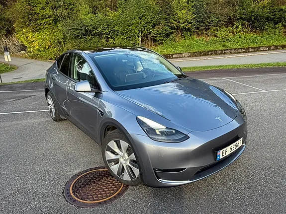 Tesla Model Y 2023 photo 4