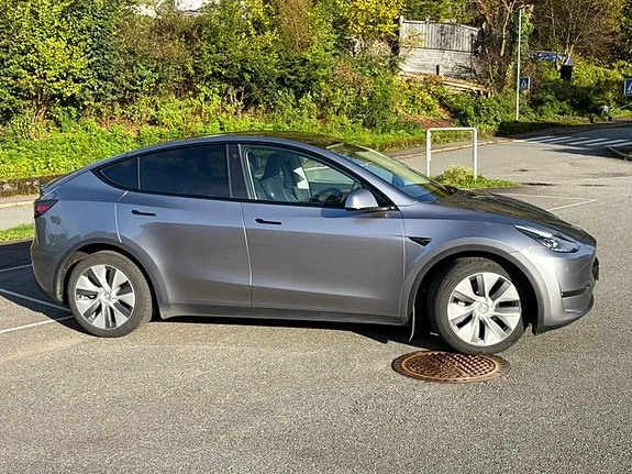 Tesla Model Y 2023 photo 5