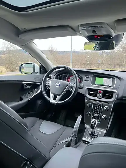 Volvo V40 2016 photo 2