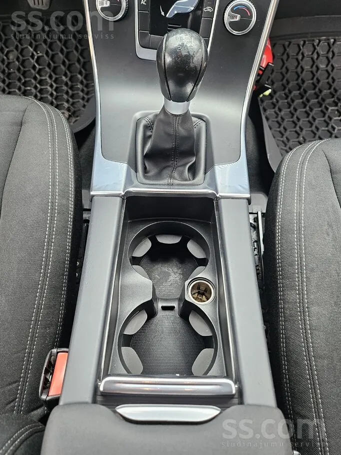 Volvo V60 2014 photo 5