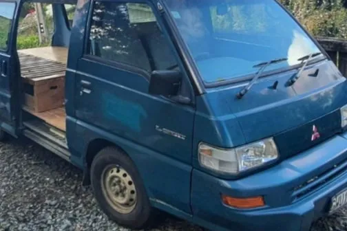 Mitsubishi L300