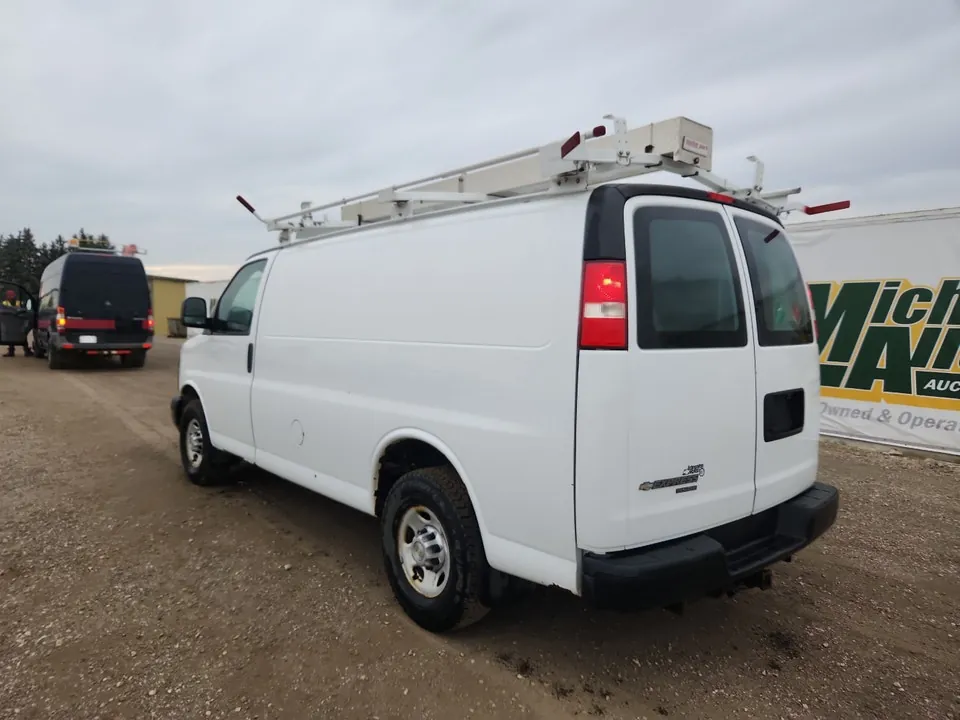 Chevrolet Express 2012 photo 3