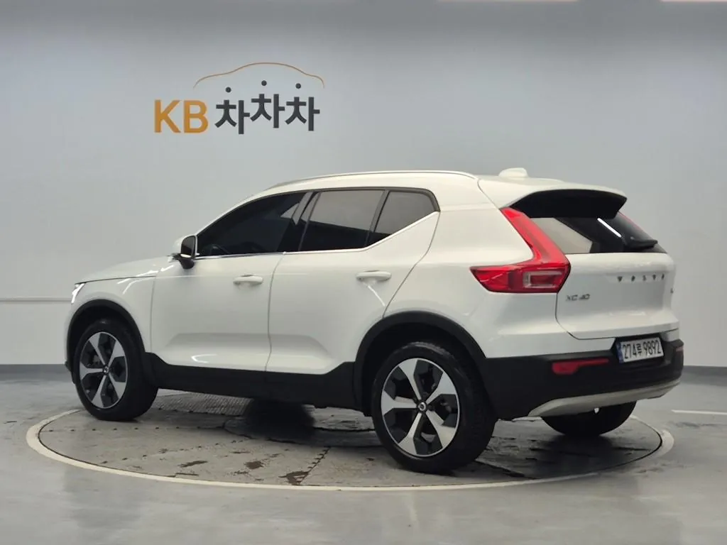Volvo Xc40 2025 photo 2