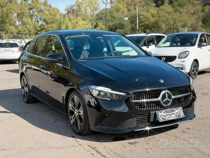 Mercedes-Benz B 180