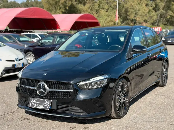Mercedes-Benz B 180 2023 photo 3