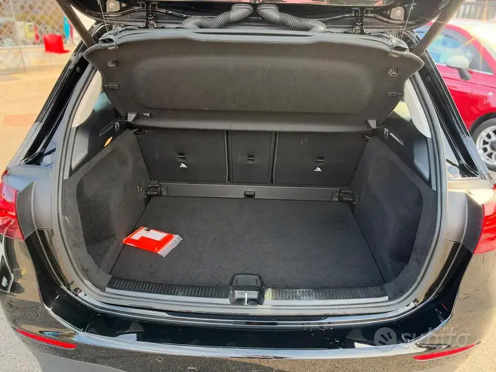 Mercedes-Benz B 180 2023 photo 4