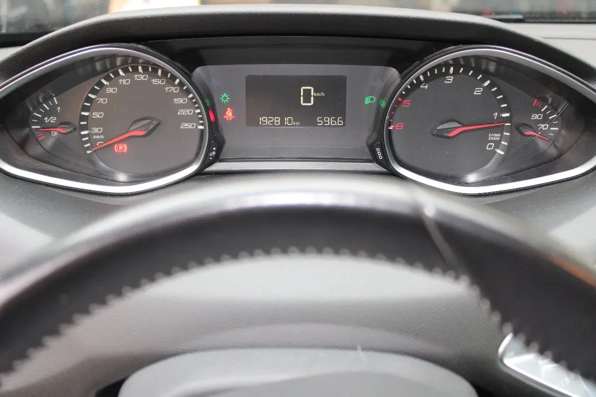 Peugeot 308 2016 photo 3