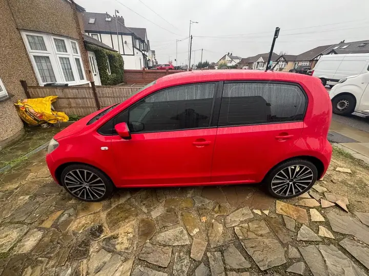 Volkswagen Up 2016 photo 4